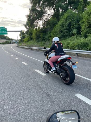 B. / bombshellbethany nude photo #31