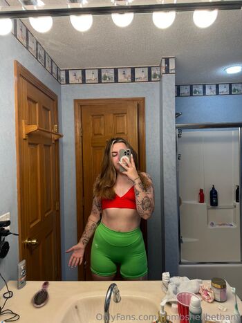 B. / bombshellbethany nude photo #33