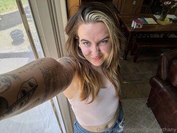 B. / bombshellbethany nude photo #39