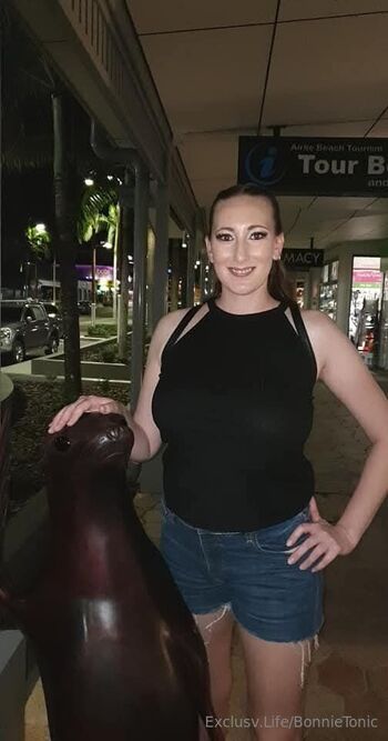 Aussie Strippe / bonnietonic / missbon11 / bonnie_tonic nude photo #6
