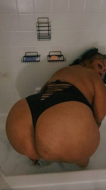 Boobie Lasha / boobielashae nude photo #1