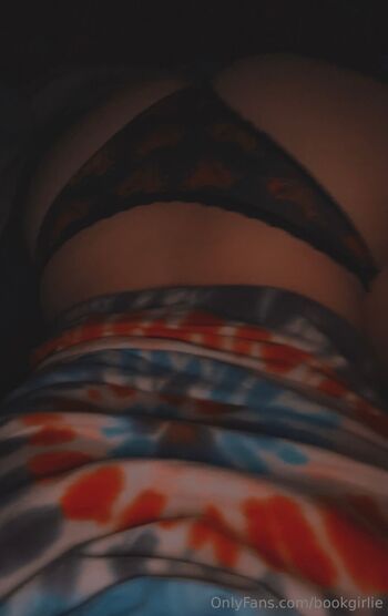 bookgirlie nude photo #2