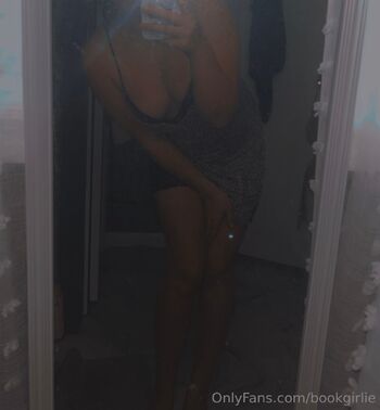 bookgirlie nude photo #9