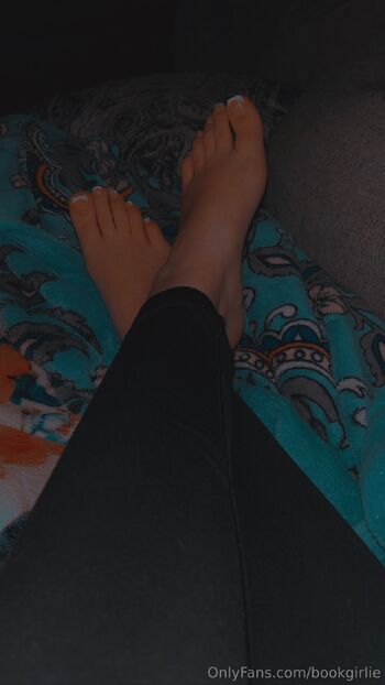 bookgirlie nude photo #16