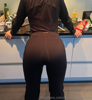 BootyBunn / bootybunnyxoxo nude photo #11