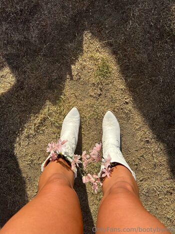 Fit but still thick / bootybyem nude photo #2