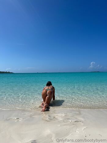 Fit but still thick / bootybyem nude photo #11