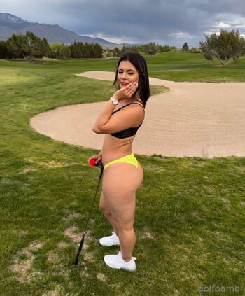 Bee / bootyfulgolf nude photo #4