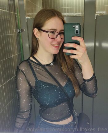 Mar / bootyfulltokes_free nude photo #17