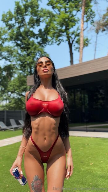 Brandilovee / brandiloveee nude photo #1