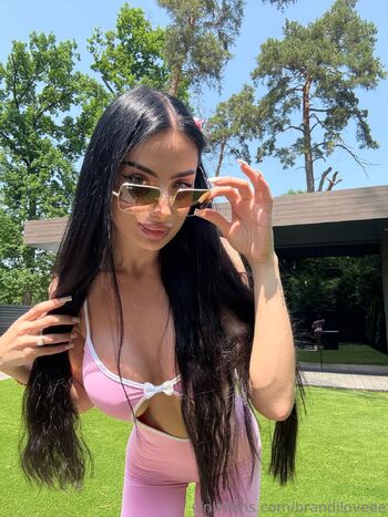 Brandilovee / brandiloveee nude photo #16