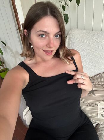 Bratty V / bratty.ev / bratty_ev / bratty.ve nude photo #5