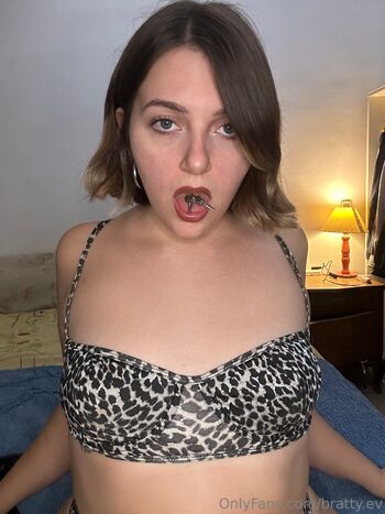 Bratty V / bratty.ev / bratty_ev / bratty.ve nude photo #37