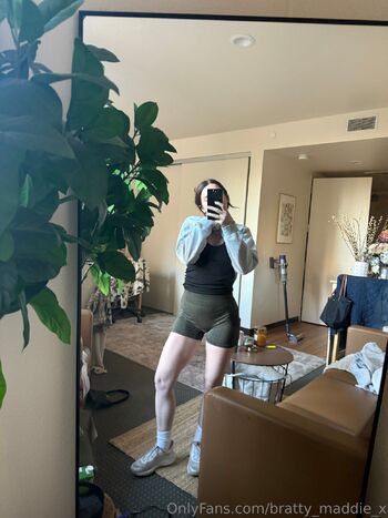 Maddie Wre / bratty_maddie_x nude photo #1