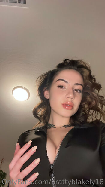 Blakely Blowsmen / brattyblakely18 nude photo #10