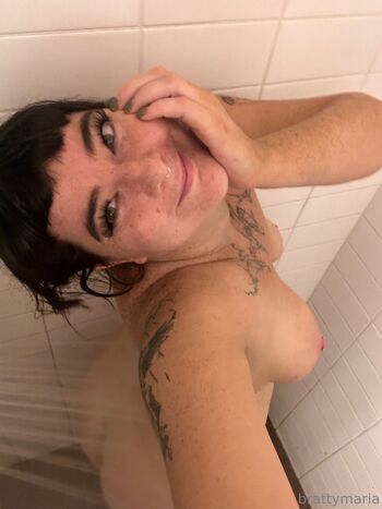 Mari / brattymaria nude photo #1