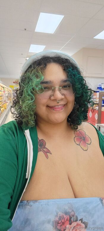 Breez / breezygreen nude photo #11