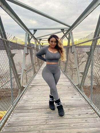 Latina BIG BOOTY / brendababy nude photo #13