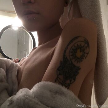 Br / bri.xn nude photo #34