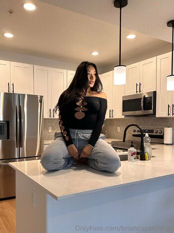 Briann / briannasandiego nude photo #19