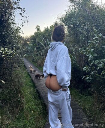 Emily Brigh / brightemily nude photo #3