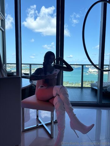 Brianna Andrad / briiixrides nude photo #20