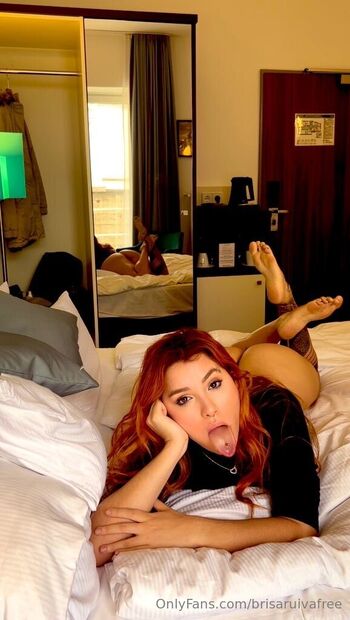 Yoga pussy spreadin / brisaruivafree nude photo #6