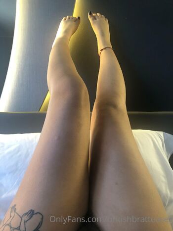 Brace-Faced Brat FRE / britishbratteases nude photo #1