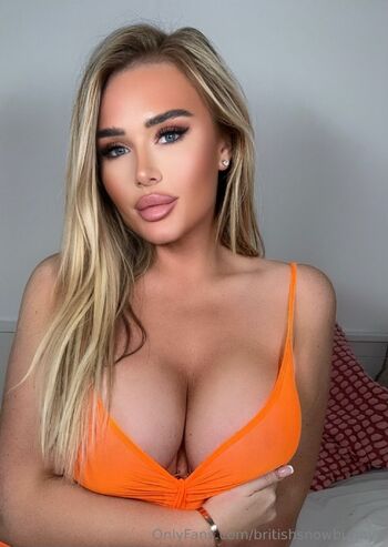 OnlyFans / britishsnowbunny nude photo #5