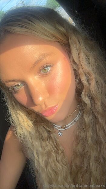Brittani / brittaniebabexxx nude photo #6