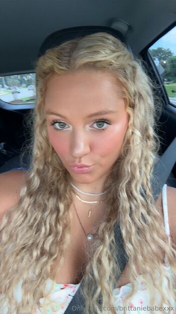 Brittani / brittaniebabexxx nude photo #23