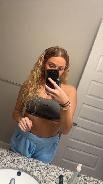 Brittani / brittaniebabexxx nude photo #35