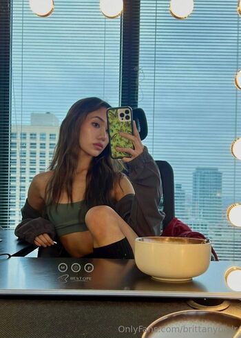 Brittan / brittanyblair / brittanyng0 nude photo #4