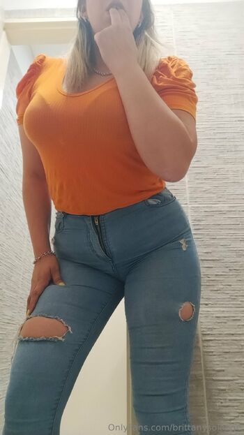 Brittany / brittanysolange nude photo #7