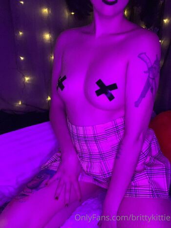 Kitti / brittykittie nude photo #10