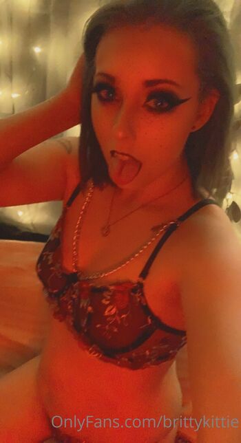 Kitti / brittykittie nude photo #18