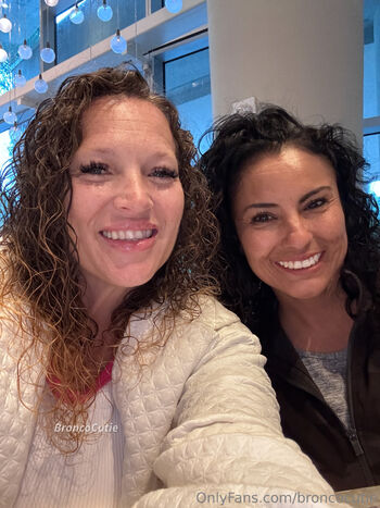 Rayn / broncocutie / broncocutiee nude photo #1