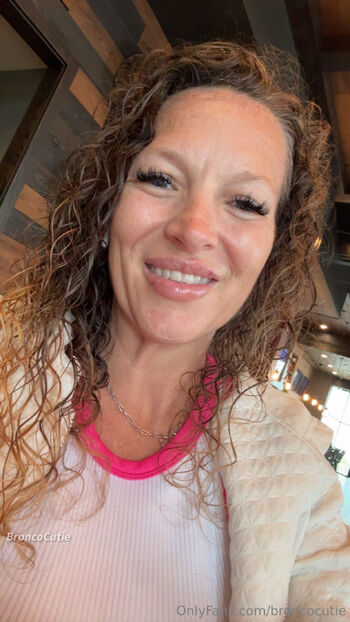 Rayn / broncocutie / broncocutiee nude photo #2