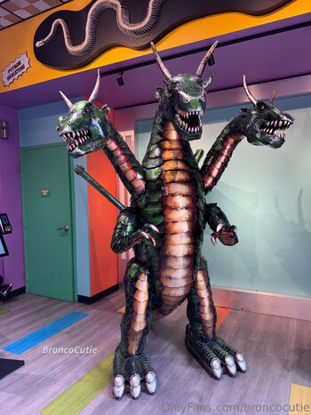 Rayn / broncocutie / broncocutiee nude photo #6