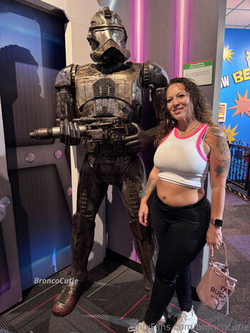 Rayn / broncocutie / broncocutiee nude photo #12