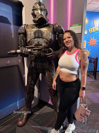 Rayn / broncocutie / broncocutiee nude photo #13