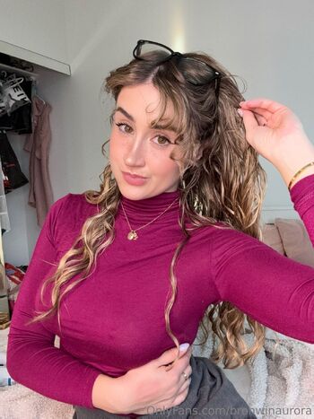 Bronwin Auror / bronwinaurora nude photo #10