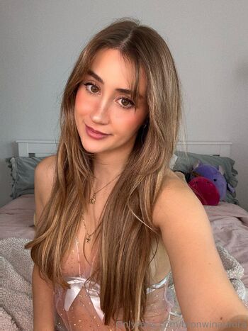 Bronwin Auror / bronwinaurora nude photo #67