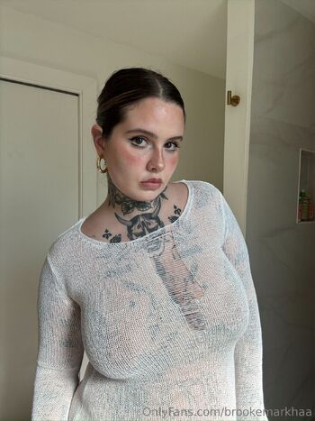 BROOKE MARKHA / brookemarkhaa nude photo #3