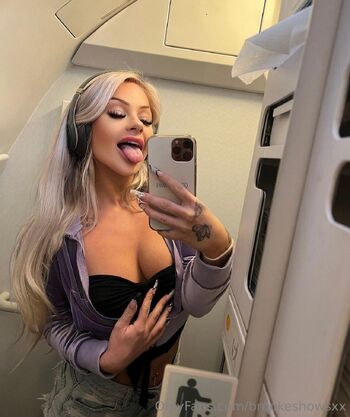 CUSTOM QUEEN Brooke is 𝗖𝗥𝗘𝗔𝗠𝗬 / brookeshowsxx nude photo #98