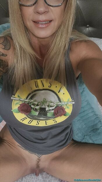 Brooke Tyle / brooketyler nude photo #32