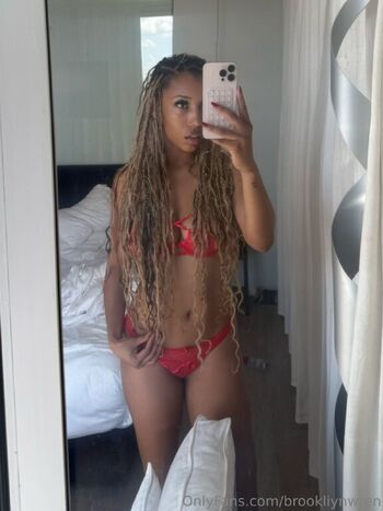Brookliyn Wre / brookliynwren / brookliyn_wren / hellobrookliyn nude photo #1