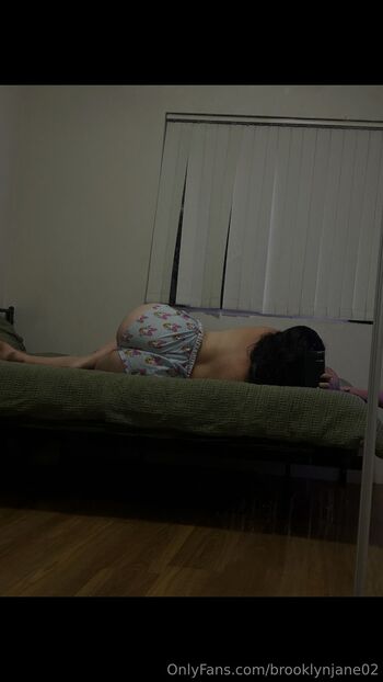 Brooklyn / brooklynjane02 nude photo #4