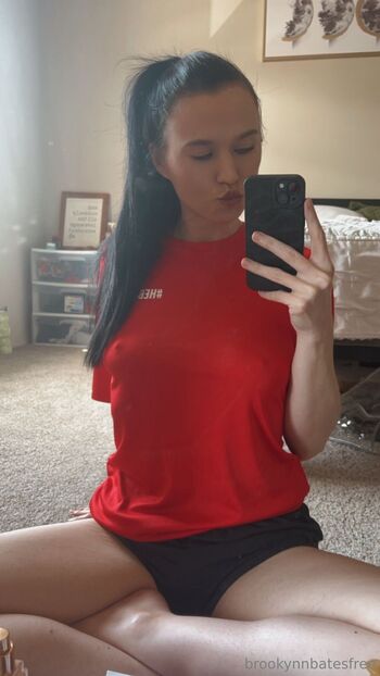 BROOKLYNNBATESFRE / brooklynnbatesfree nude photo #12