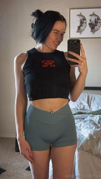 BROOKLYNNBATESFRE / brooklynnbatesfree nude photo #14